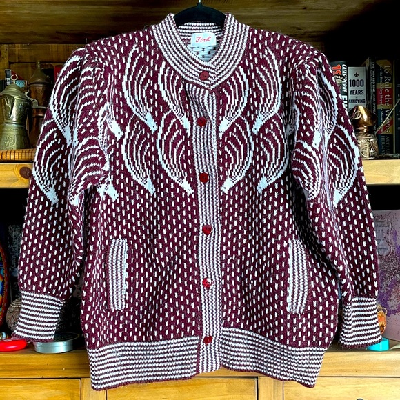 Vintage Sweaters - Wine knitted cardigan